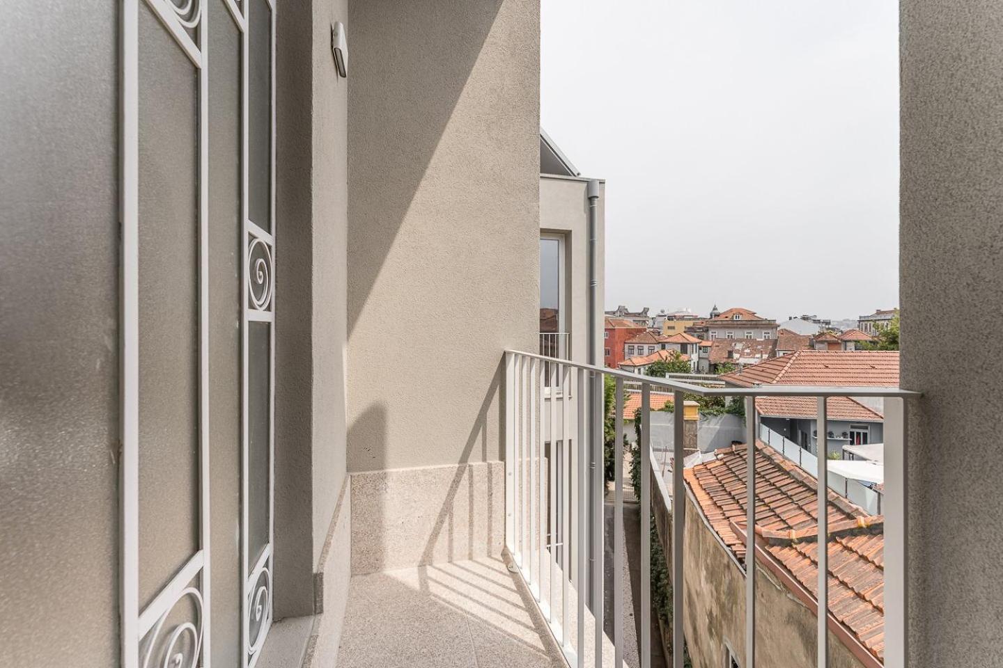 Guestready - Colorful Apt Near Agosto Station Porto Exterior foto